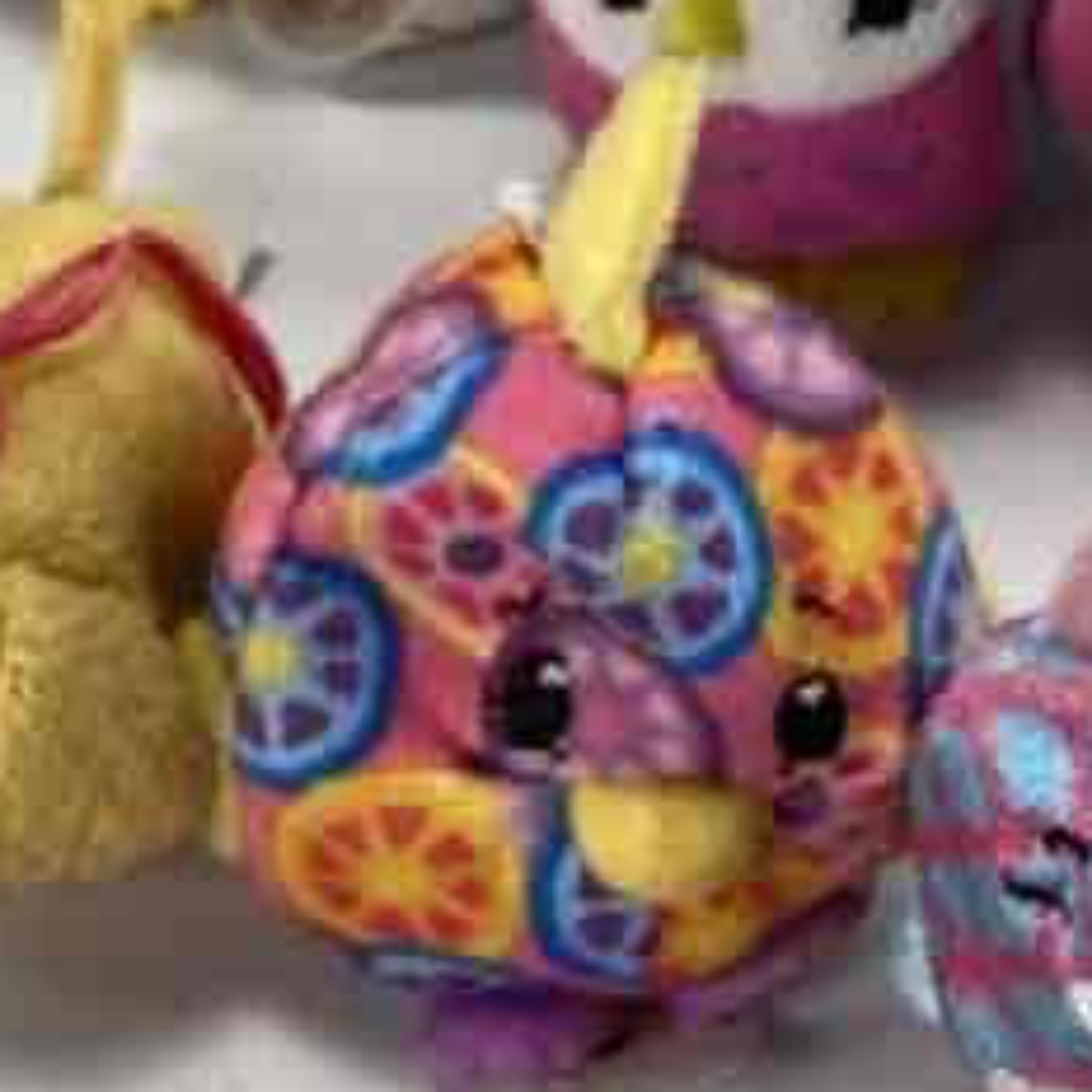 Pikmi Pops Surprise Keychain